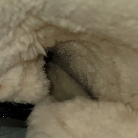 Ugg Avondale 3330 Studded Black Suede Sheepskin Lined Boots Size US‎ 6 - Picture 8 of 10